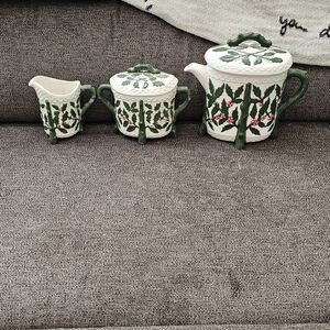 Vintage Holand mold Christmas serving set